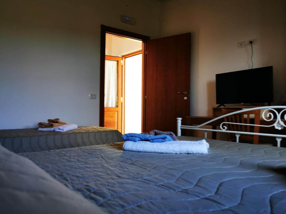 Roccadaspide Agriturismo B&B Il Girasole מראה חיצוני תמונה